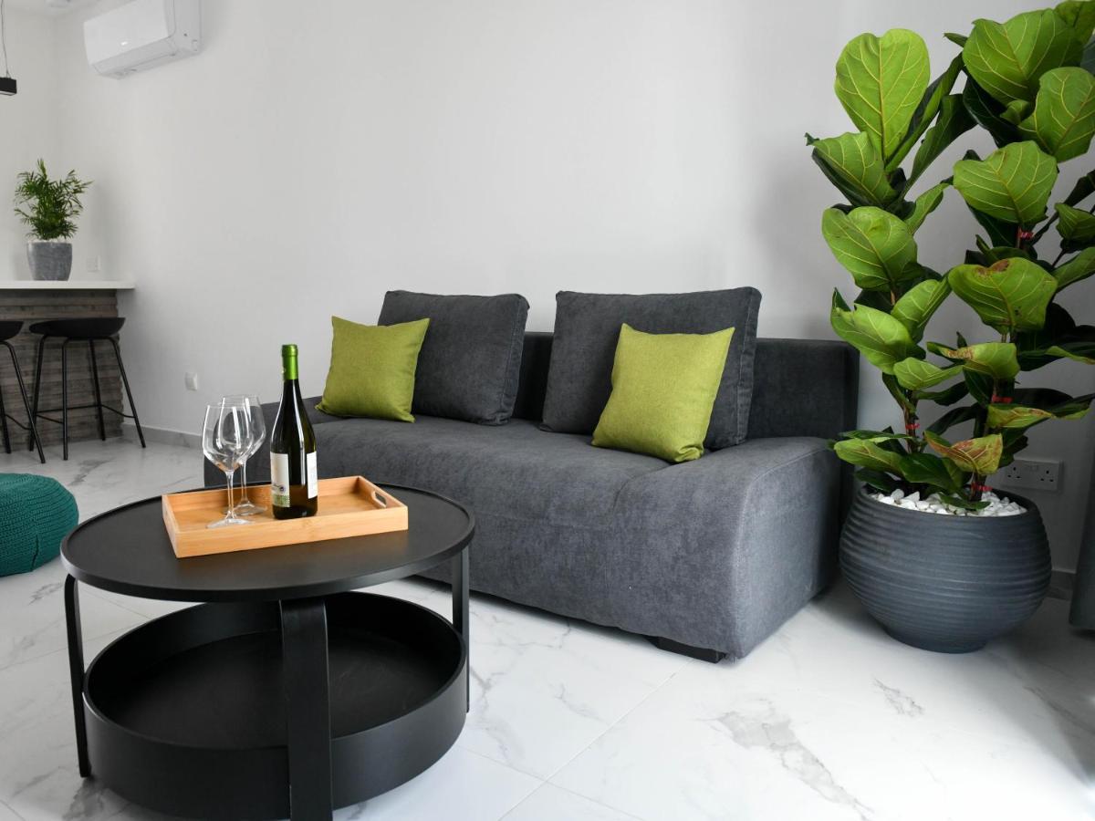The Room, 15, Leda Gardens Apartament Pafos